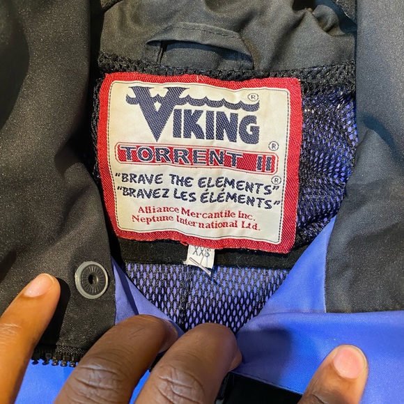 Vikings torrent men’s size small(runs loose) blue windbreaker. - Picture 6 of 7